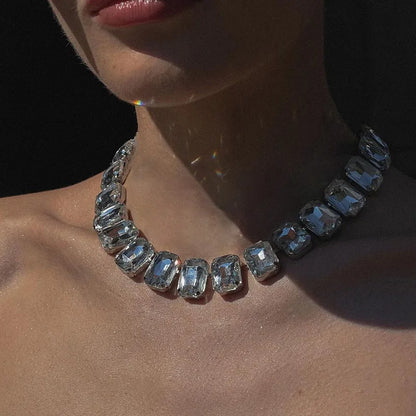 Stonefans Grüner Kristall-Halsband, luxuriöse Designer-Halskette für Damen, modische geometrische Halskette, rechteckiger Würfel, Schmuckzubehör