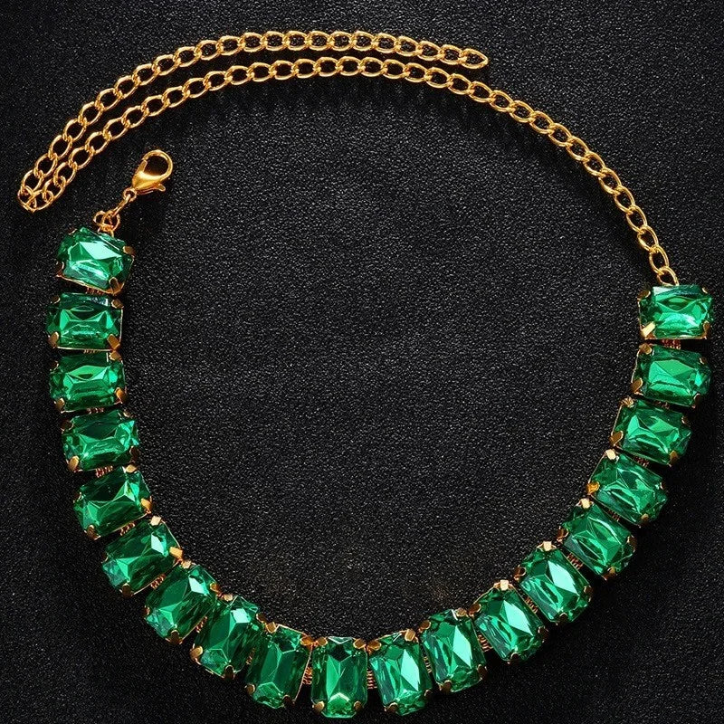 Stonefans Grüner Kristall-Halsband, luxuriöse Designer-Halskette für Damen, modische geometrische Halskette, rechteckiger Würfel, Schmuckzubehör