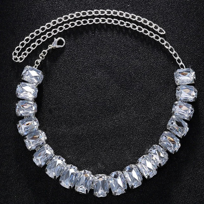 Stonefans Grüner Kristall-Halsband, luxuriöse Designer-Halskette für Damen, modische geometrische Halskette, rechteckiger Würfel, Schmuckzubehör